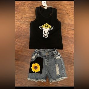 Baby outfit size 12-18 month. Have other sizes posted . Check it out!